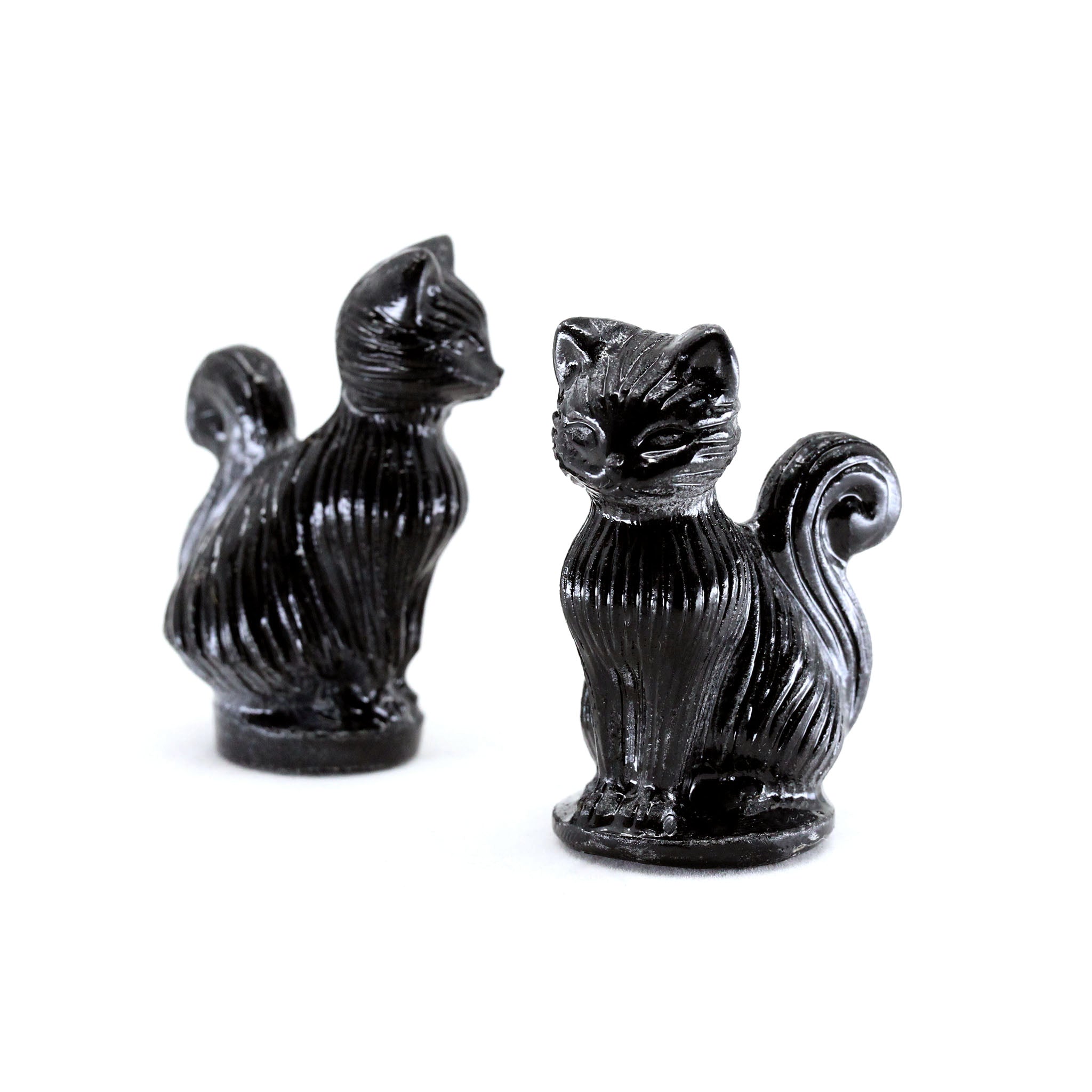 Fancy Cat Sitting 2.4 Inch